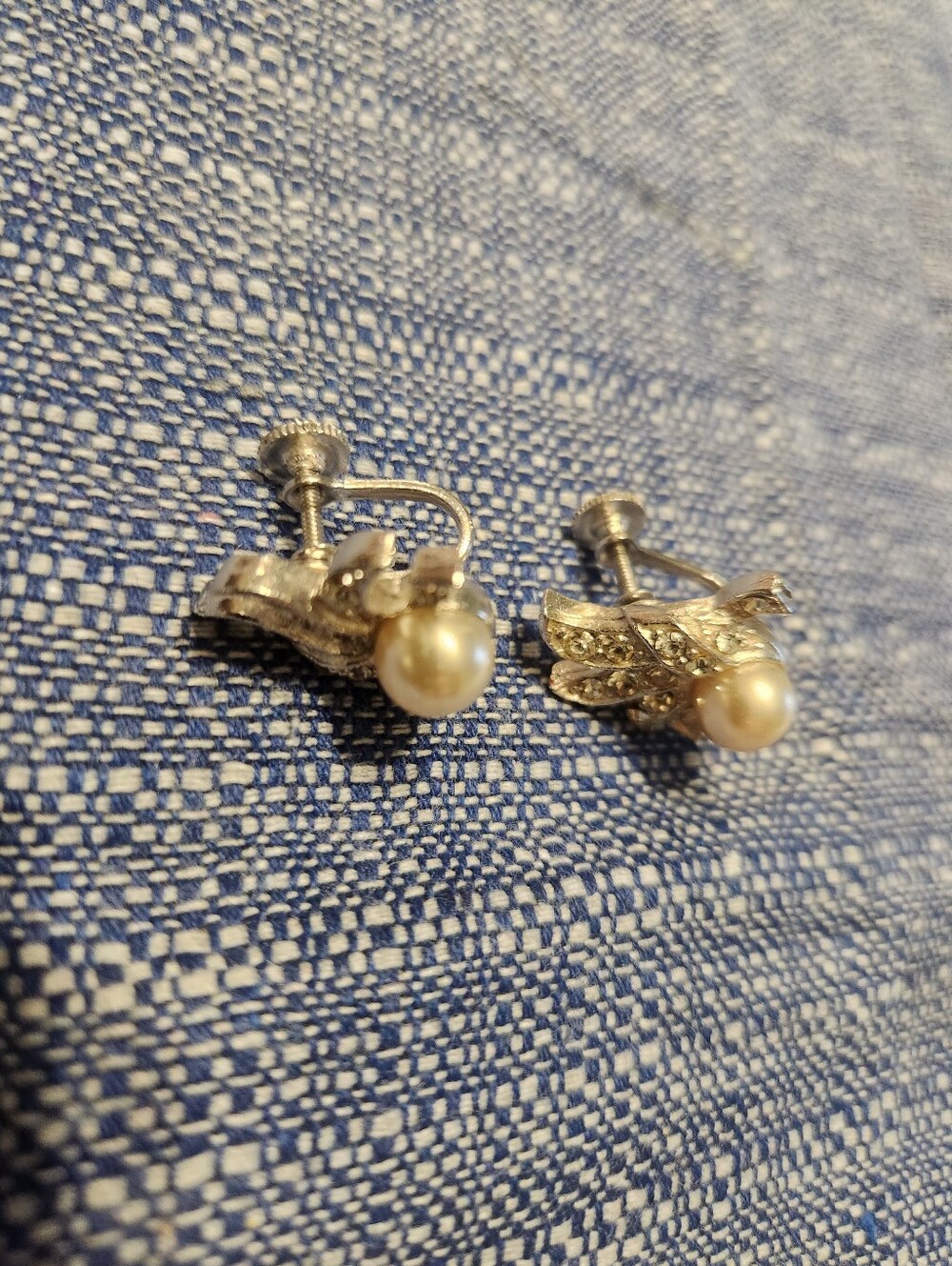 Fashion FauxPearl and Rhinestone Floral Stud Earrings - Picture 3 of 7